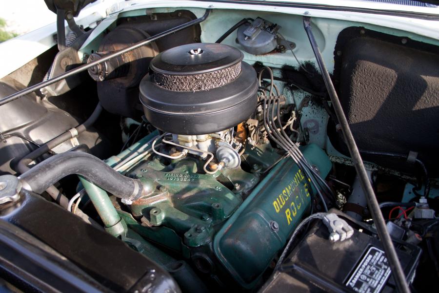  Oldsmobile 88 Holiday 2-Door Hardtop 1956 года  (фото 19 из 20)